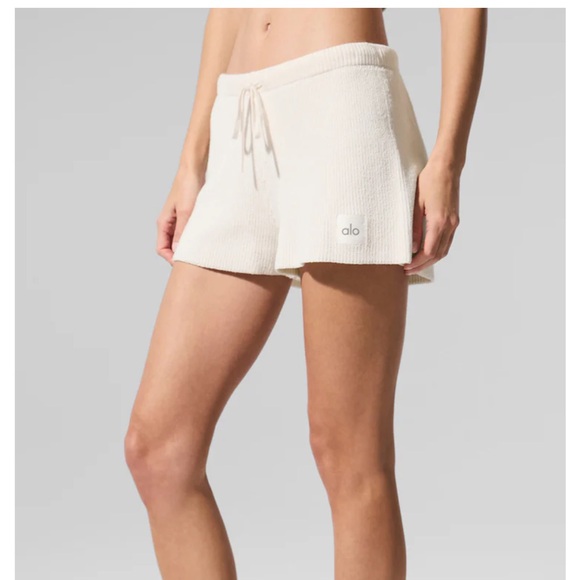 ALO Yoga Supernatural Too and Short Set - Picture 4 of 12